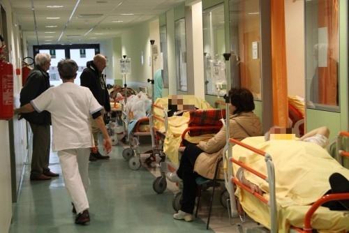 Influenza, la variante K mette a letto l’Italia. Il picco atteso tra Natale e Capodanno