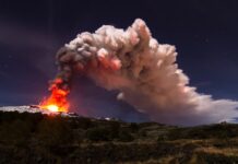 Etna, nube di cenere: prolungato stop ai voli a Catania, blocco fino alle 14 vulcano