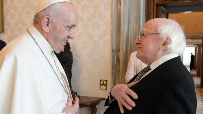 papa francesco pres irlanda