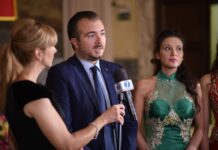 Lega: “Fa bene Usa a decidere chi entra”