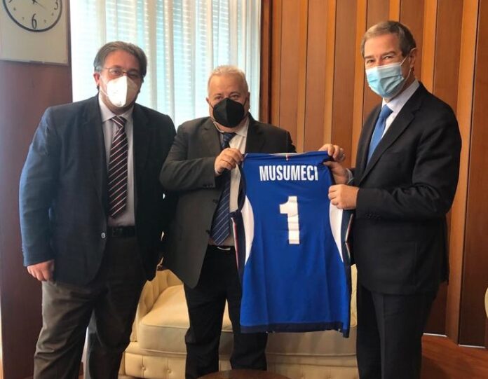 Musumeci, Manfredi, Anzalone, volley 071221