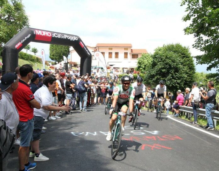 Giro 2022_Passaggio del Giro-E_b