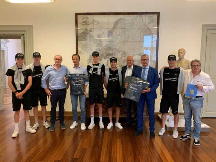 Le nuove maglie della Cycling Team