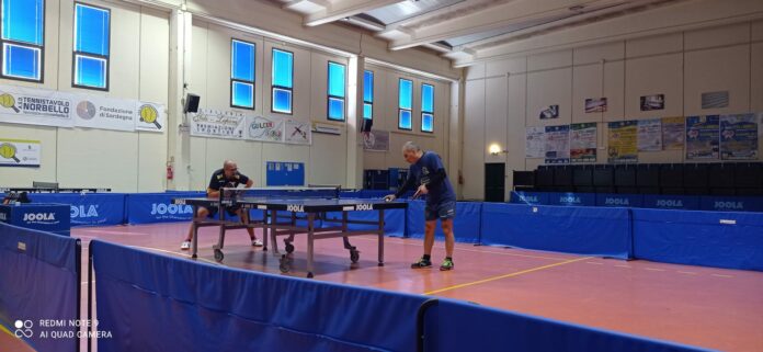 a dx Peppe Mele affronta Maulu