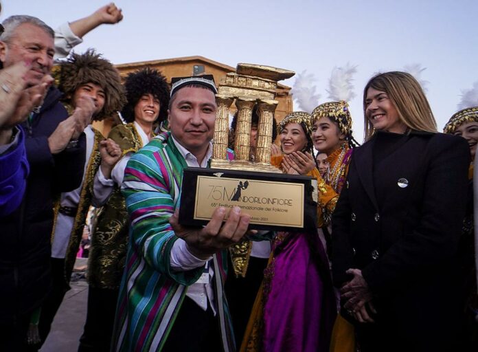 Amata06_Mandorlo in fiore