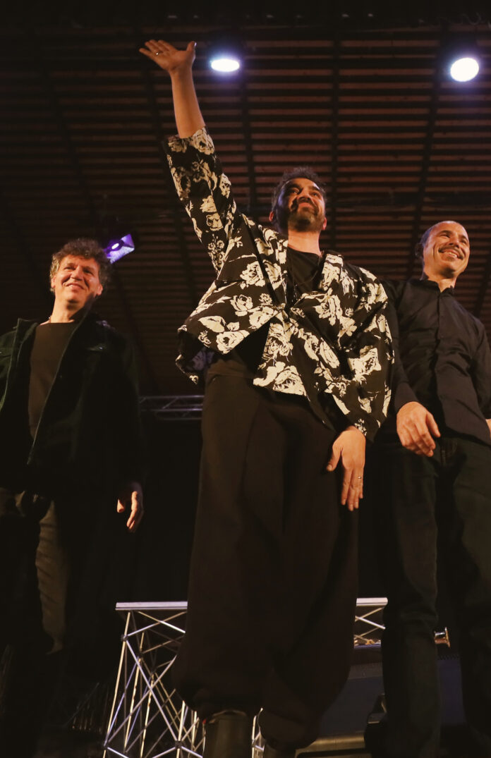 Da sinistra, Mirko Signorile, Raffaele Casarano e Alessandro Monteduro