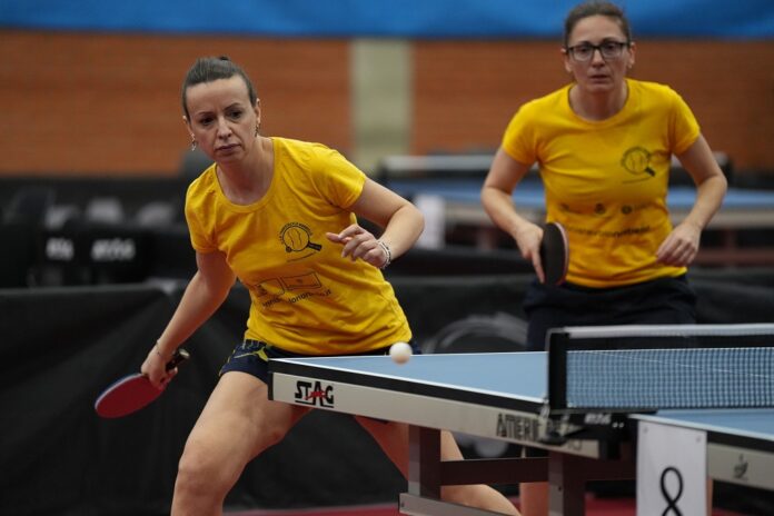 Il doppio femminile terza categoria Di Meo - Brzan (Foto Giuseppe Di Carlo)
