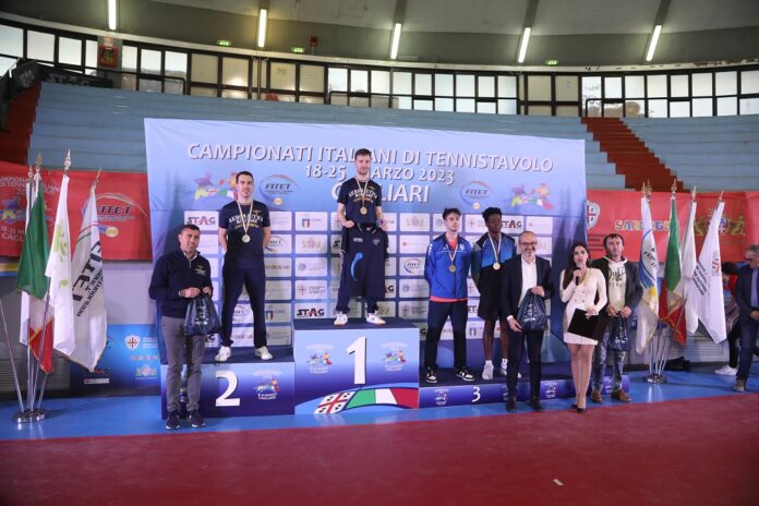 Il podio maschile assoluto (Nonsolofoto Cagliari)