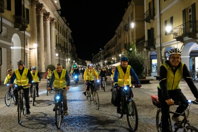 Ciclista illuminato FIAB - low