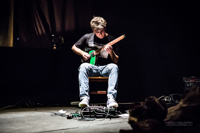 Il chitarrista Michele Bonifati