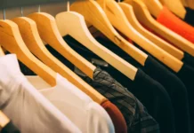 GdiF CASERTA: INIZIATIVE PER IL SOCIALE. DEVOLUTI MIGLIAIA DI CAPI D’ABBIGLIAMENTO CONFISCATI, PER FINALITA’ ASSISTENZIALI