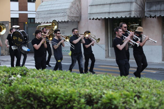 Parata della Rusty Brass