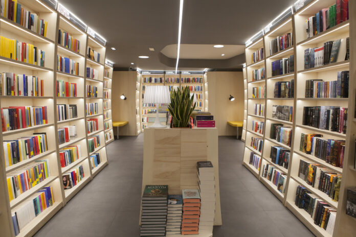 Mondadori Bookstore MA