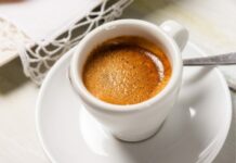 Processo al caffè: fa male alla salute? Medici: “Assolto purché se ne bevano al massimo 3 al giorno”