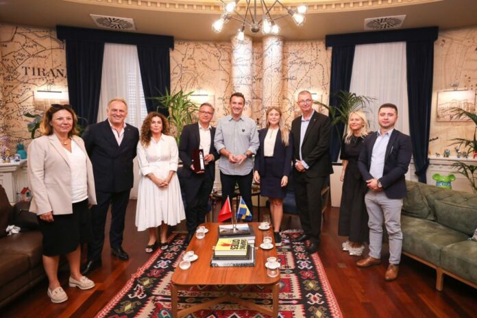 1183d7ae-c975-410e-9094-0119288b3bee