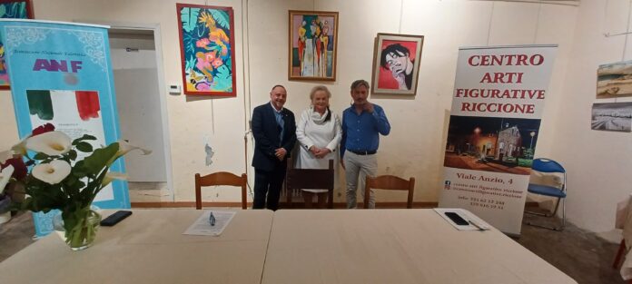 Da sinistra Il presidente ANF Raffaele Scozzafava, la presidente della giuria del Concorso Daniela Ricci, il presidente del Centro Arti Figurative di Riccione Massimo Dina.