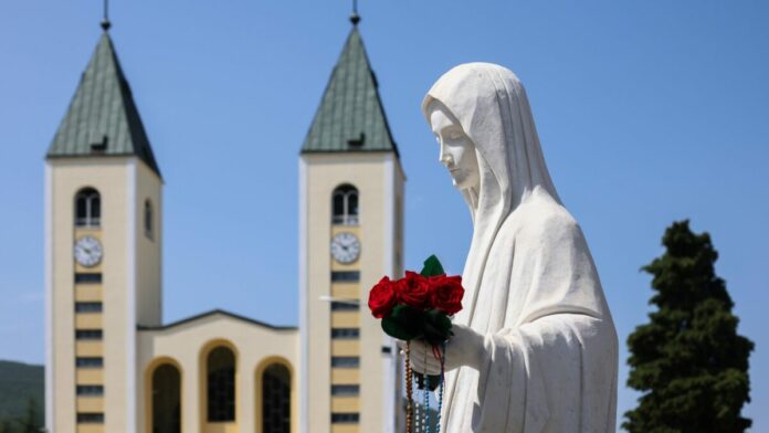 Hodočasnici iz cijeloga svijeta pristižu u Međugorje na godišnjicu ukazanja