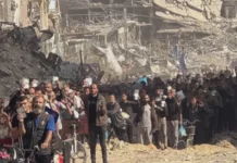 Un violento temporale ha aggravato le difficoltà dei palestinesi sfollati in un campo profughi nella città di Gaza