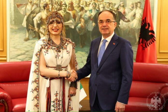 9a6ac627-35f7-4c7f-a7ec-411108f78fab