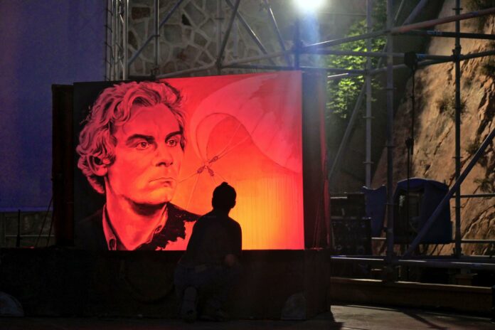 La valigia dell attore. Dipinto Volonté di Tina Loiodice ph Ugo Buonamici