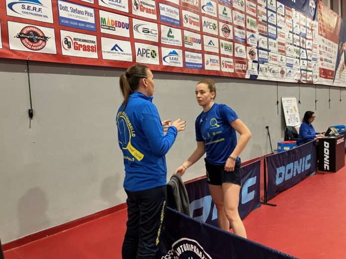 a sx il tecnico Olga Dzelinska si confronta con Ana Tofant