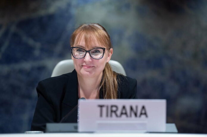 Keti-Luarasi_photo-by-Violaine-Martin