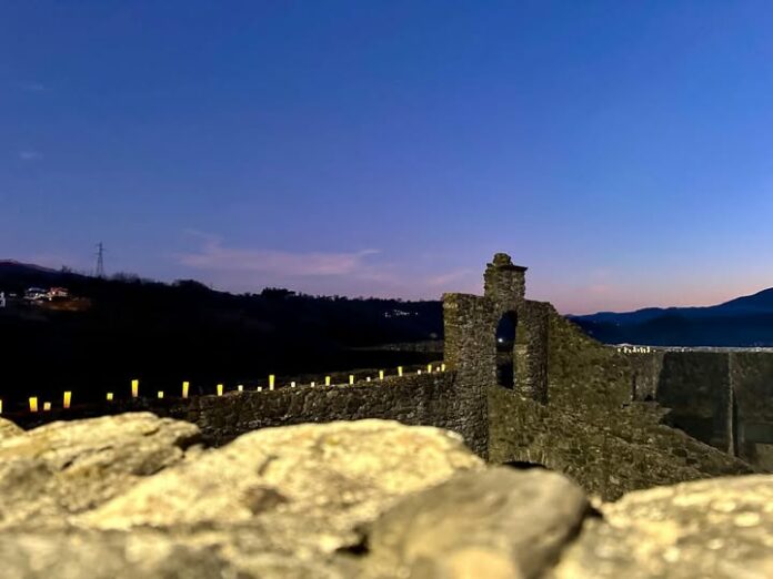 Pontremoli-Castello-Piagnaro-Notte-Luci-Manuela-Ribolla