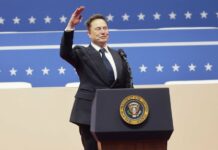 Elon Musk è l’uomo più ricco della Storia