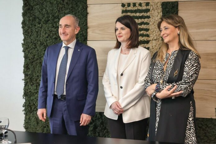 79f91a68-f343-4d85-972c-60900e905743