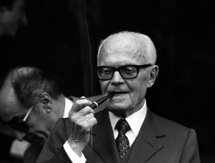 600919406_2420746008343094_6064510701388956369_n