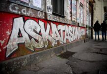 Sigilli al centro sociale Askatasuna, tafferugli al corteo serale