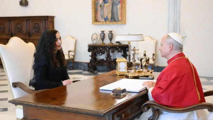 Presidentja-Osmani-takon-Papen-Ajo-kerkon-qe-Vatikani-te-njohe