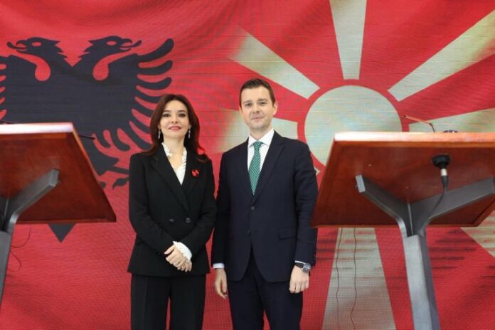 b92d0fb6-35eb-4552-a57d-0ab32fb2b3c2-768x512