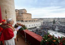 Urbi et Orbi, il Papa: la pace è responsabilità comune, non lasciarsi vincere dall’indifferenza