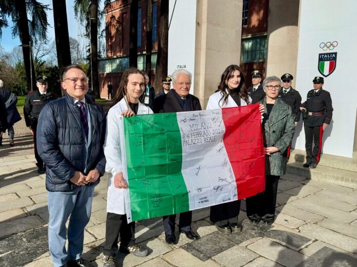 1.da sin_Salvatore Amura AD Valore Italia, Enrico Siboni studente, Presidente Sergio Mattarella, Francesca Longoni studente, Arianna Beretta Direttrice Scuola restauro di Botticino