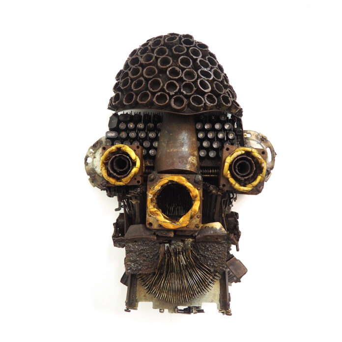 Gonçalo Mabunda, The Histography Man, 2016, Armi in ferro riciclate dalla guerra civile_Collezione Privata Bologna