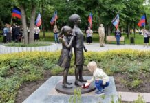Donetsk, il monumento dedicato a Kirill Sidoryuk