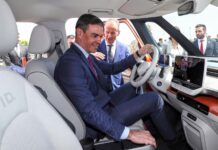 Sanchez: guerra all’Iran illegale, c’è chi la usa contro il Green Deal