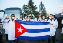 Questi sono i medici cubani che sono venuti in piena pandemia a dare una mano al nostro paese