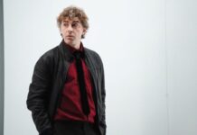 Morto David Riondino, cantautore, attore, volto televisivo anni ’80 e ’90, aveva 73 anni