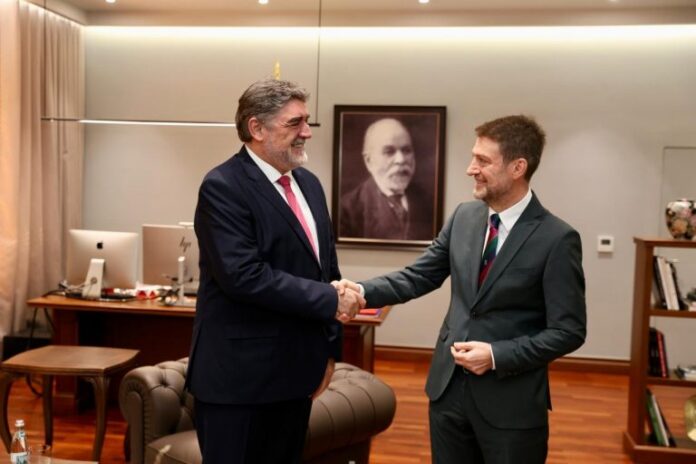 WhatsApp-Image-2026-03-14-at-15.47.15-1-768x512