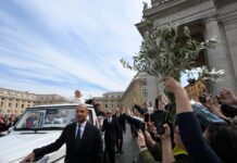 Il Papa: Dio non ascolta le preghiere di chi fa la guerra e ha le mani che grondano sangue