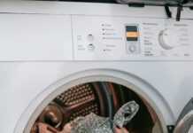 Non si butta, si ripara: dalla lavatrice al giradischi, la domanda di riparazione in Italia cresce fino al +250%