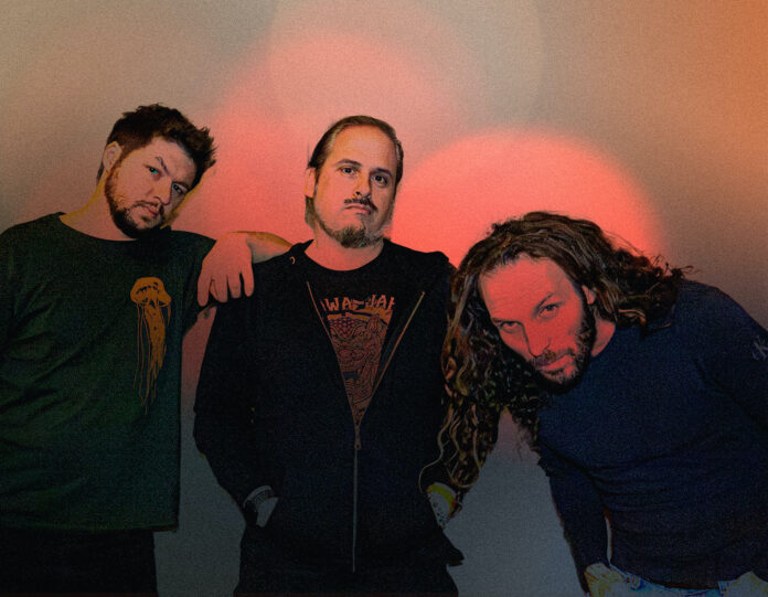 Il trio Hibaku Jumoku