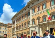 davanti a Montecitorio abbiamo ribadito che il nucleare del governo Meloni è una truffa ai danni degli italiani