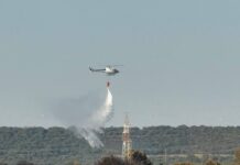 Protezione civile, primi lanci dell’elicottero della flotta regionale per domare incendio a Statte