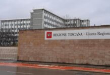 Toscana. Dietrofront sul bando con posti per transgender e non binari