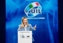 Promesse di distrazione di massa: il governo è già in campagna elettorale