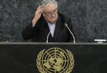 «Poveri non sono quelli che hanno poco. Poveri sono quelli che hanno bisogno di infinitamente tanto»