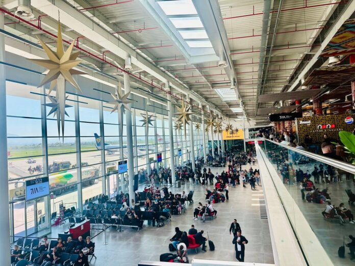 900-0-rinas-aeroporti-nderkombetar-i-tiranes-tia-auto-rent-albania-makina-me-qera-makine-me-qira
